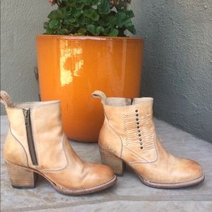 Bed Stu shrill short boots sand rustic color